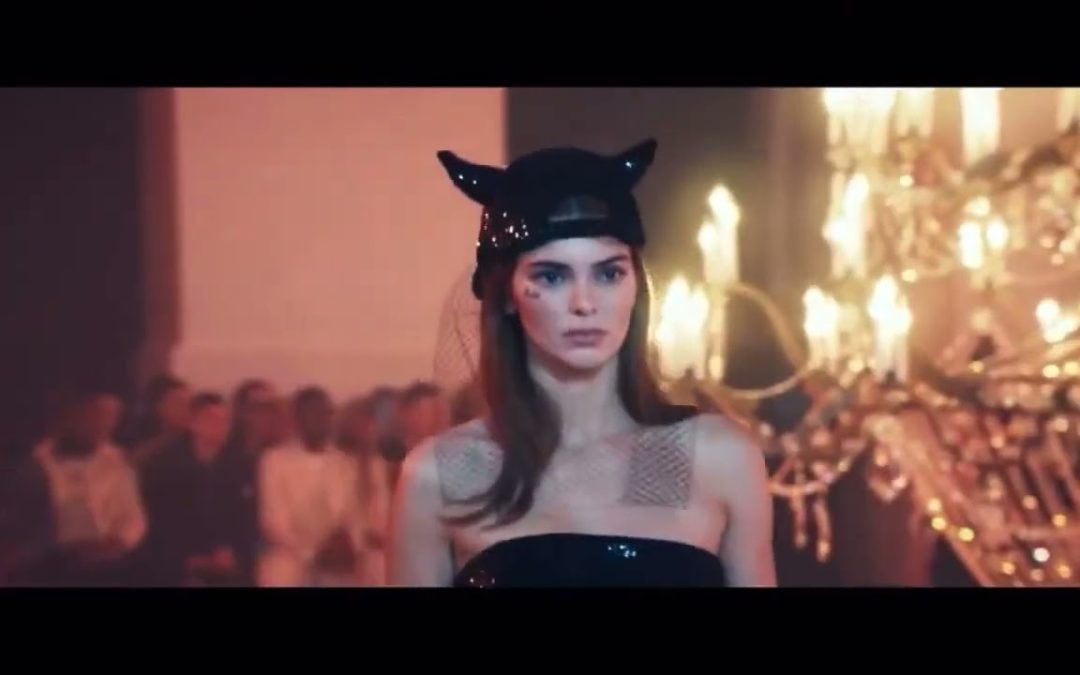 Kendall Jenner Paris Fashion Week 2022